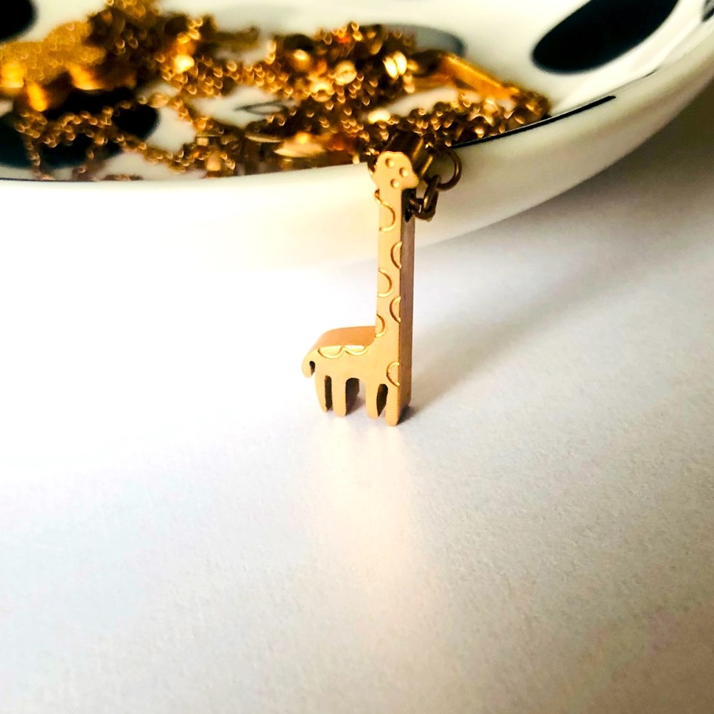 Rose Gold Giraffe Necklace